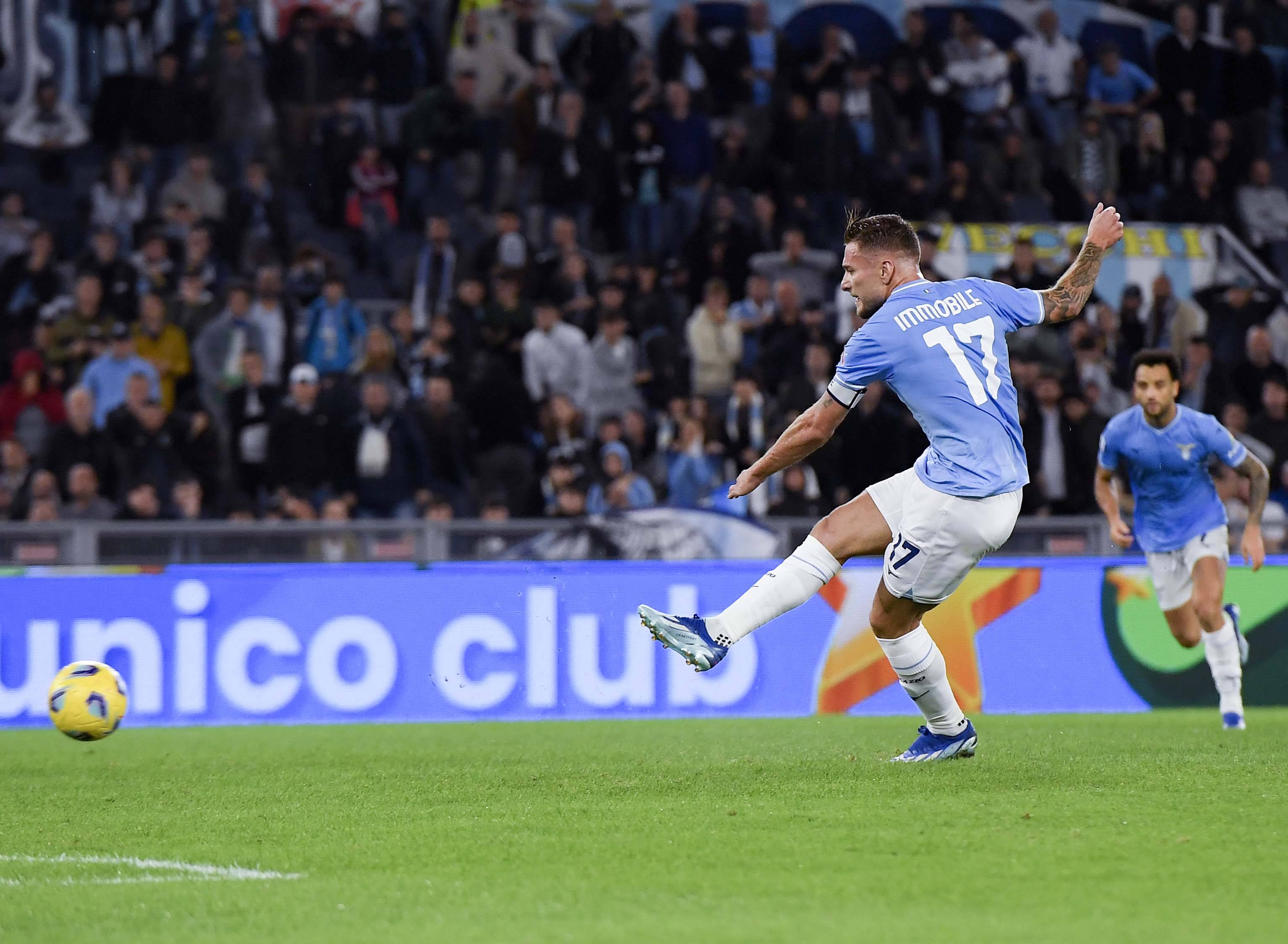 后腰接应点 后腰接应点